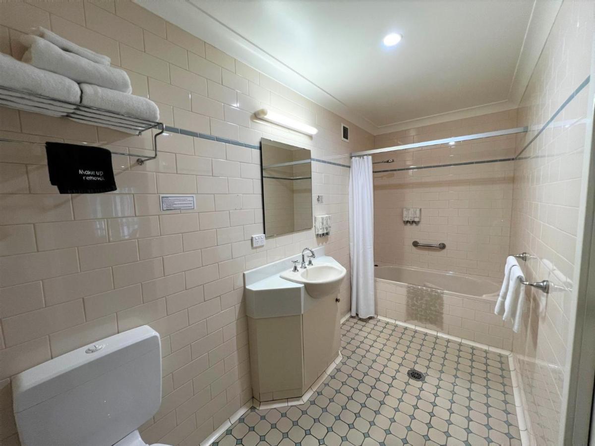 Tumbarumba Motel & Elms Restaurant Екстериор снимка