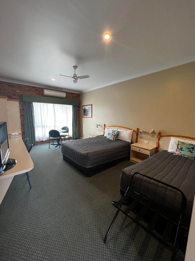 Tumbarumba Motel & Elms Restaurant Екстериор снимка