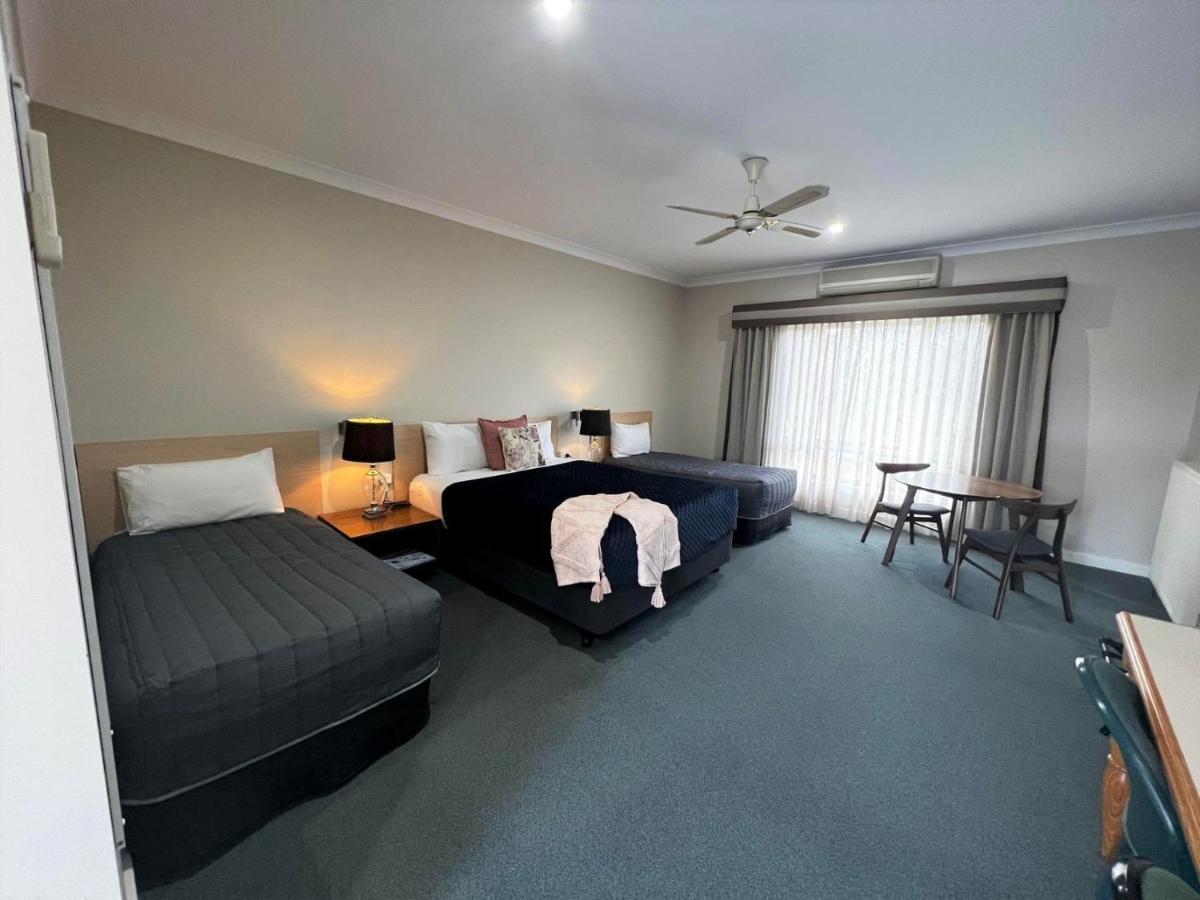 Tumbarumba Motel & Elms Restaurant Екстериор снимка