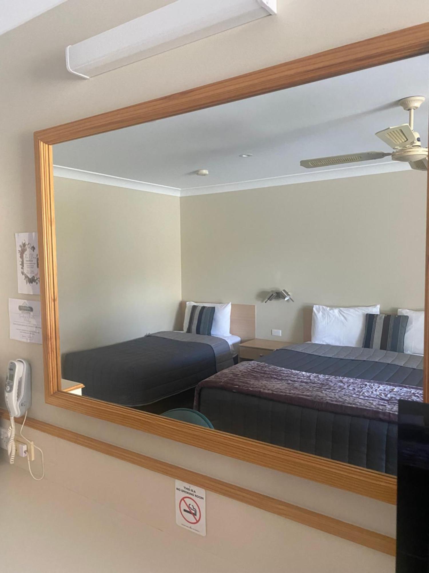 Tumbarumba Motel & Elms Restaurant Екстериор снимка