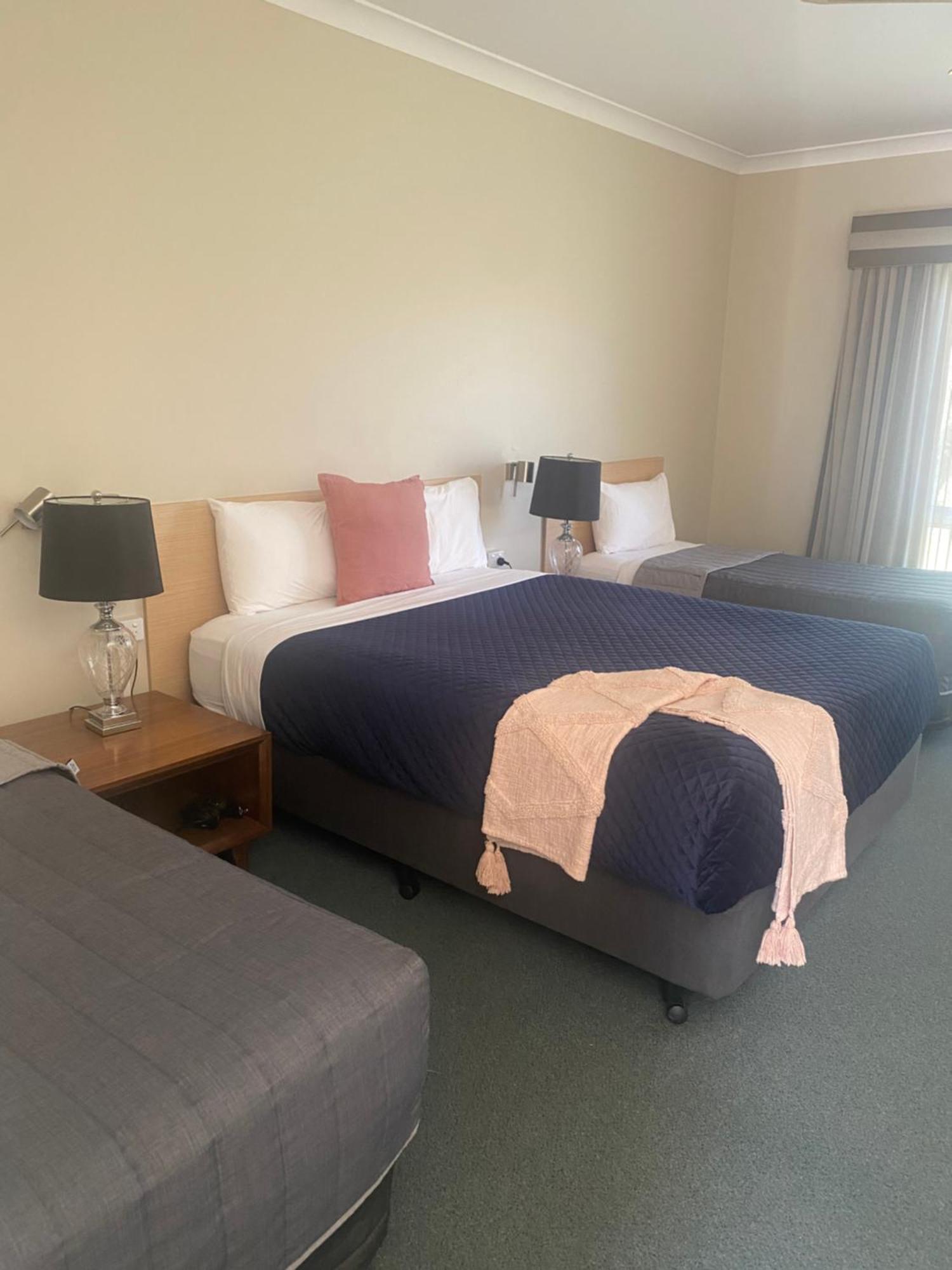 Tumbarumba Motel & Elms Restaurant Екстериор снимка