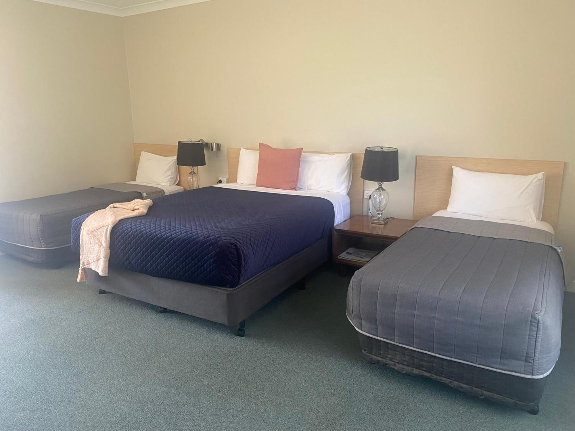 Tumbarumba Motel & Elms Restaurant Екстериор снимка