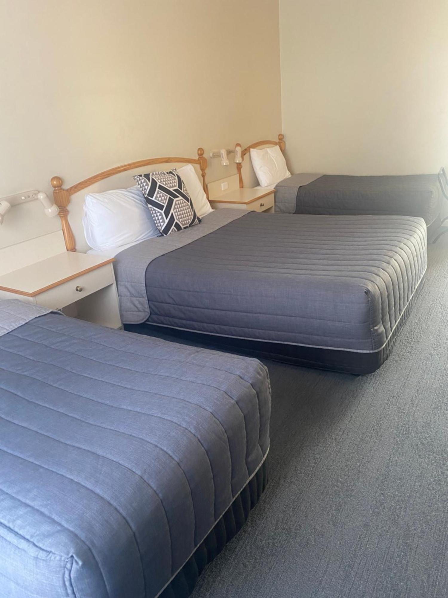 Tumbarumba Motel & Elms Restaurant Екстериор снимка