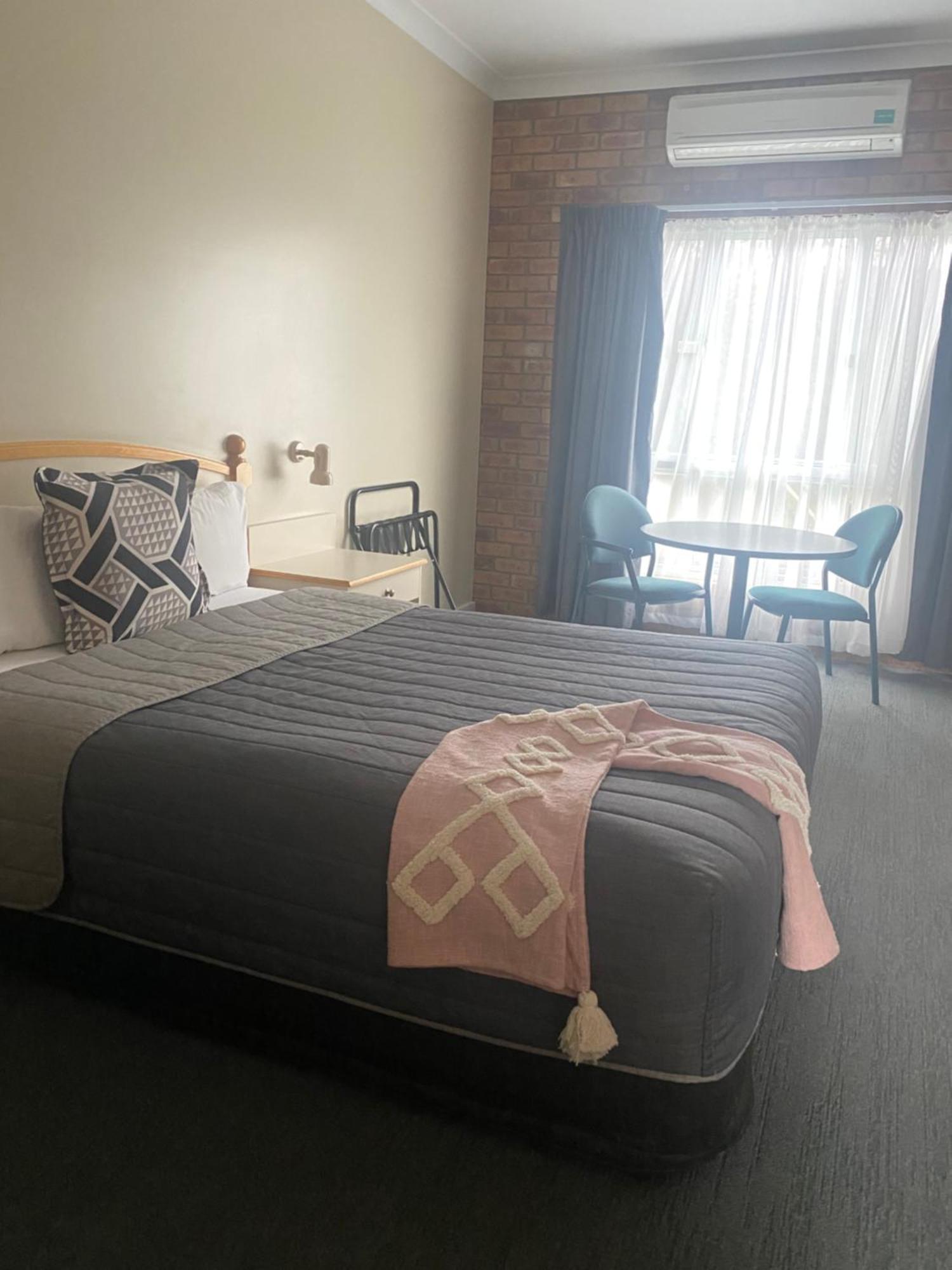 Tumbarumba Motel & Elms Restaurant Екстериор снимка