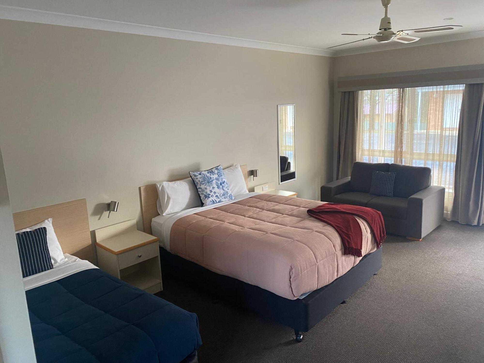 Tumbarumba Motel & Elms Restaurant Екстериор снимка